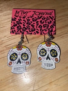 Betsey Johnson White Skull 💀 Earrings - Picture 1 of 6