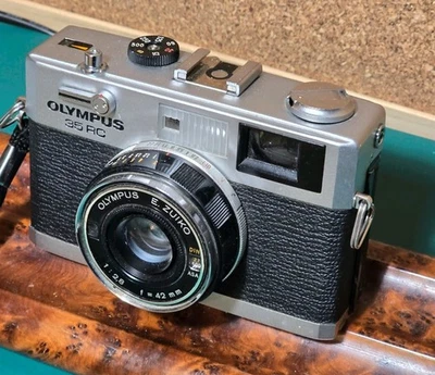 Olympus 35RC Vintage Film Camera  Great Condition, All Working. - Image 1 of 4