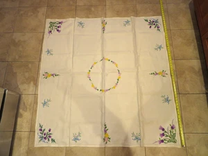 Vintage Hand-Embroidered Tablecloth with Flowers 51x51” - Picture 1 of 8
