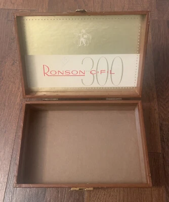 Estuche de viaje vintage Ronson CFL 300 caja de cigarros afeitadora. Solo caja. Rascado Foto 1 de 4