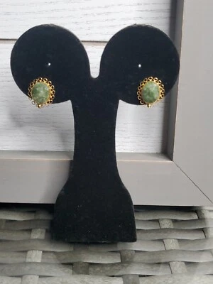 Brincos D’ior vintage vidro verde 12K folheados a ouro parafuso traseiro Dor Cristian Dior - Imagem 1 de 4