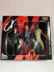 McFarlane Toys X-Files Mulder Scully &Alien - Picture 1 of 13