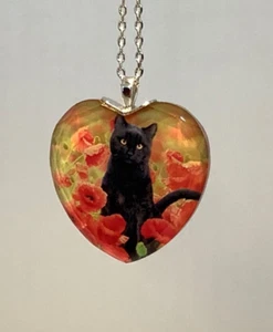 DANBURY MINT POPPY THE BLACK CAT ACRYLIC HEART SHAPED NECKLACE PENDANT RED - Picture 1 of 3
