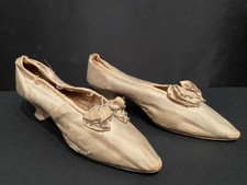 Antiche Scarpe Da Cerimonia Da Collezione In Seta