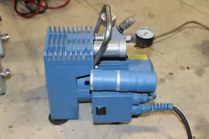 Vacuubrand ME 2S1/1.9 Diaphragm Vacuum Pump 120 V WORKING - Picture 1 of 2