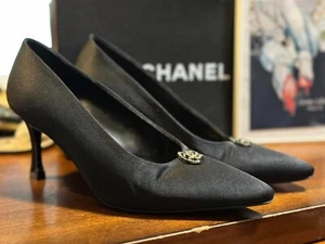 CHANEL classic PUMP rhinestone CAMELIA on toe size36 US 6 in original box BLACK - Picture 1 of 12