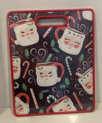 Tabla de cortar con estampado de taza de Santa de 12 pulgadas x 15 pulgadas Foto 1 de 4