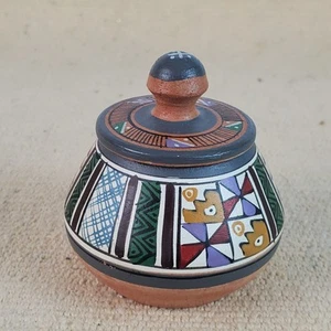 Hermoso tarro de cerámica azteca con tapa de terracota Cusco Perú pintado a mano de colección - Imagen 1 de 8