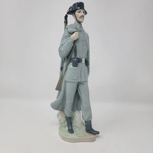 Lladro Spanish Soldier Policeman Figurine Civil 4889 No Box - Picture 1 of 19