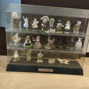 Colección de figuras de Alicia en el País de las Maravillas con estuche de colección - Imagen 1 de 10