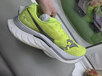 Saucony mans 9.5 UK 44.5 Endorphin speed 4 Running shoes Citron / navy - Image 1 of 4