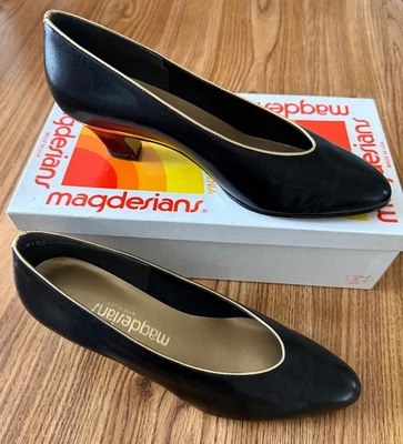 Vintage California Magdesians Black w Gold Trim Women’s Shoes 8.5 M - NEW - Image 1 of 4