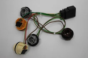 Audi A4 Cabriolet 8H B6 Rear Light Cluster Wiring 5 Bulb Holders New 8H0945221 - Picture 1 of 13