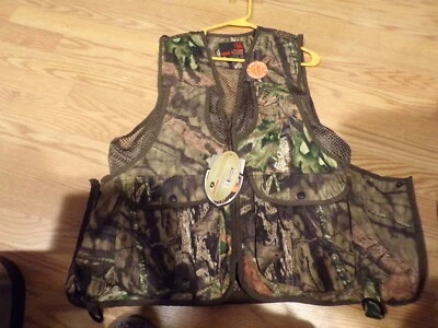 Game Winner Mossy Oak (Green) Hunting Vest Size S/M - New - Image 1 of 2