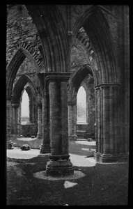 ANTIGUA Linterna Mágica Diapositiva TINTERN ABADÍA IGLESIA RUINAS N.º1 C1910 FOTO GALES - Imagen 1 de 2