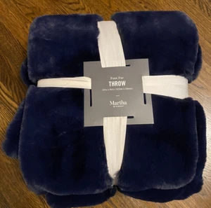 Martha Stewart Faux Fur Throw 50" X 60" Navy Color $130 Retail - Picture 1 of 2
