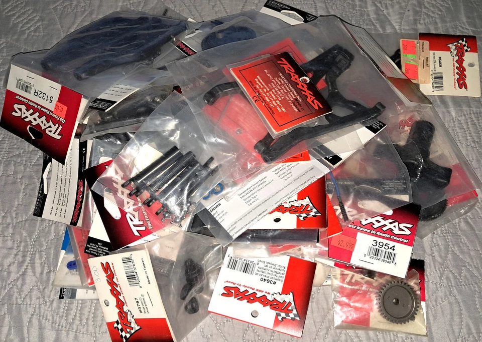 Vintage RC Parts Lot x63 ~ TRAXXAS ~ Revo, Slash, Tmaxx, Etc - Image 1 of 4