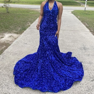 Vestido de graduación para mujer Foto 1 de 2