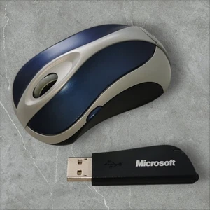 Microsoft Wireless Laser Mouse 6000 Model 1054 Notebook Size Silver Blue USB - Picture 1 of 8