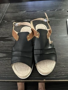 Black Tan White Low Platform Heel Strappy Sandals Wm Size 40 Buckle Close Comfy! - Picture 1 of 6