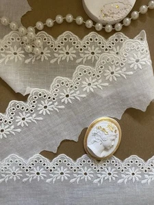 3 Yards 2.5" Vintage White Floral Embroidery Cotton Lace Trim, Eylet & Scalloped - Picture 1 of 8