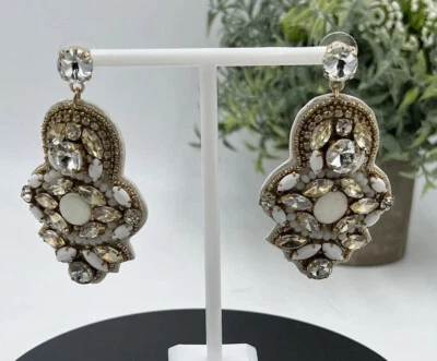 J. Pendientes Crew Diferentes Formas Tamaños Estrás Cuentas Blanco Crema Cuero Foto 1 de 4