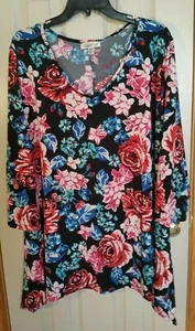 ¡Nuevo! Mujer Talla Grande 1X STUDIO JPR Negro y Flores Blusa Camisa Túnica Vestido Prenda para el torso - Imagen 1 de 6