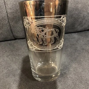 Cerveza Budweiser 1999 Anheuser Busch Gardens vidrio en relieve Clydesdales - Imagen 1 de 5