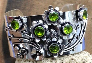 925 Sterling Silver Green Peridot Gemstone Handmade Jewelry Cuff Bracelet S-ADJ - Picture 1 of 6