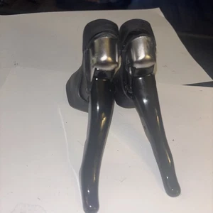 Shimano 105 ST-5700 10 Speed Rim Brake Shifters. - Picture 1 of 11