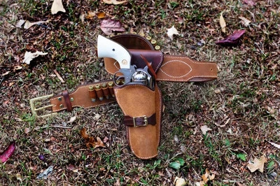 Clint Eastwood walk and draw belt and holster with metal liner in the holster - Image 1 of 4