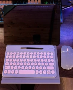 Samsung Galaxy Book Tab 12" SM-W720 - Bundled with BT Keyboard, Mouse, & S-Pen. - Picture 1 of 4