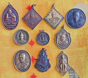 10 Talisman Thaï Bouddha Roi Moine Tao Wessuwan amulette sacré alliage Thaïlande - Picture 1 of 22