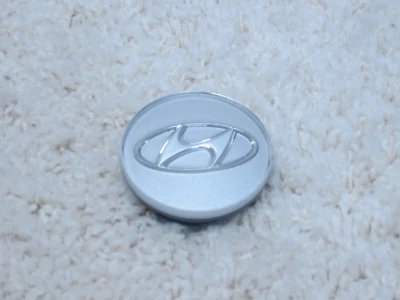 TAPA CENTRAL DE LLANTAS DE ALEACIÓN HYUNDAI ACCENT, VELOSTER OEM 52960-1E400 #A-4 Foto 1 de 2