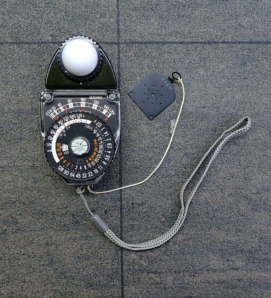 Medidor de incidentes ligeros SEKONIC Studio Deluxe II L-398M usado Foto 1 de 4