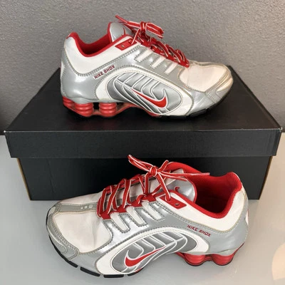 Nike Shox 2012 Navina Metallic Platinum Shock vermelho masculino tamanho 7 356918-169 - Imagem 1 de 4