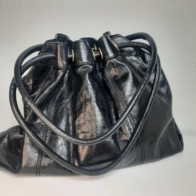 Bolso de Hombro Sigrid Olsen Cuero Negro Cartera con Cordón Magnético Envejecido Usado en Excelente Condición Foto 1 de 4