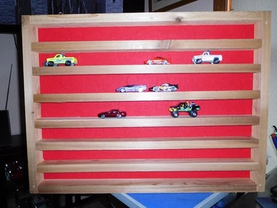 Estante de exhibición casero Hotwheels/Coleccionables de madera de cedro. Funda Lexan Transparente. Foto 1 de 4