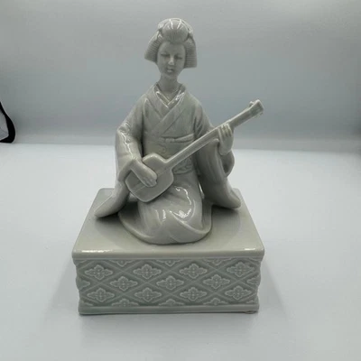 Andrea by Sadek Porcelain Geisha Music Box - Image 1 of 4