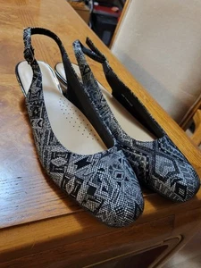 NWOB Slingback Geometric Print Leather Wedge Heel Pumps By TROTTERS Sz 12 Narrow - Picture 1 of 12