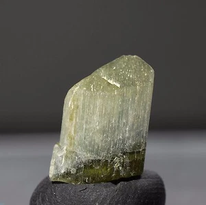 Green TOURMALINE WITH INTACT TERMINATION Pakistan e - Picture 1 of 7