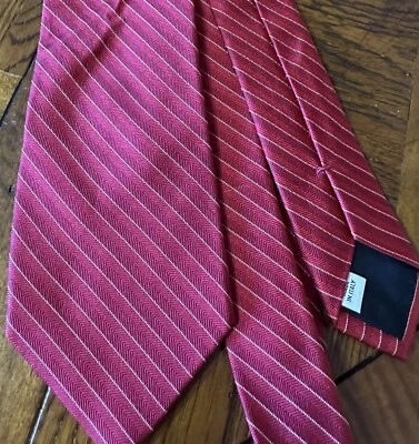 Corbata hombre Valentino.Rojos, 100% sedaExcelente. Estado usado. Sin defectos. Foto 1 de 3