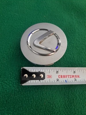 Lexus OEM LS400 LS460 IS250 IS350 RX300 Silver Center Cap LS IS GS RX - Image 1 of 4