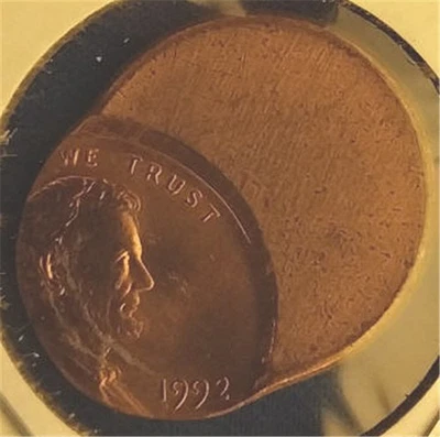 Centavo Lincoln 1992 — moneda de 50 % con error central sin circular rojo-marrón zinc muestra reverso Foto 1 de 2
