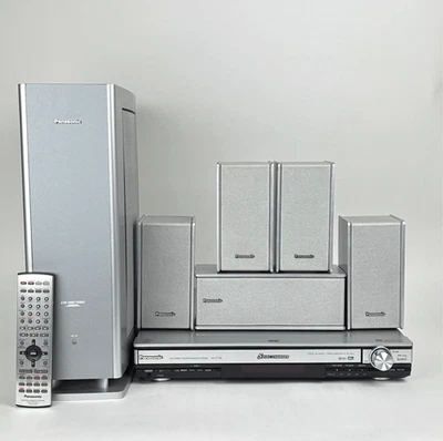 Sistema de sonido de cine en casa Panasonic SA-HT700 5.1 DVD 6 altavoces con cables 250 W Foto 1 de 4