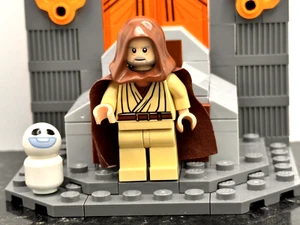 LEGO Star Wars Minifigure sw1046 Obi-Wan Kenobi (Old, Standard Cape, Hood Basic) - Picture 1 of 4