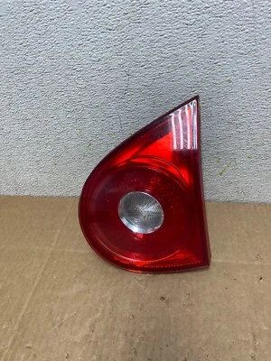 Luz trasera interior maletero Volkswagen Golf 2006-2009 pasajero derecho Rh O7439 DW Foto 1 de 4