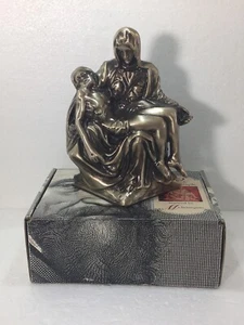 Pieta Maple inspiried by Michelangelo - Picture 1 of 11
