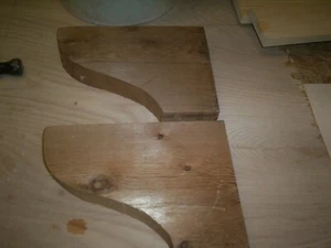 WESTERN ROUGH CEDAR SHELF WALL BRACKETS 7.5" TALL X 10.5" DEEP X 1.5" THICK - Picture 1 of 3