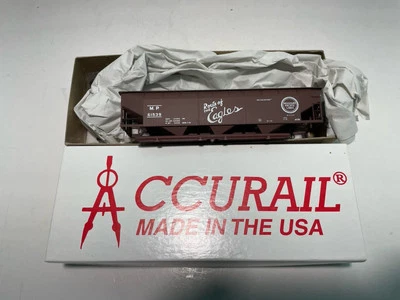B11 Vintage Accurail Ho Scale Model Train Kit Missouri Pacific AAR Triple Hopper - Image 1 of 4